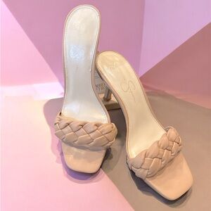 Jessica Simpson Evernor Nude Braided Kitten Heels
Women's Size‎ 9.5